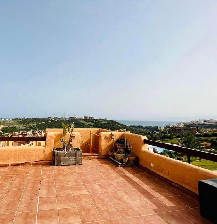2 Bedroom Penthouse With A Private 360 Rooftop Terrace With Sea And Mountain Views Bahia de Casares Extérieur photo